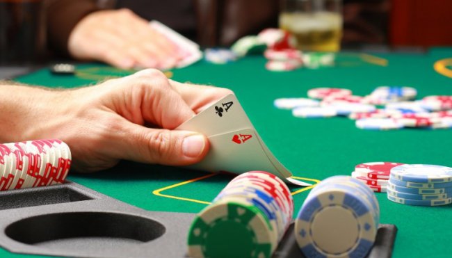 Почему важно научиться играть в покер у профессионалов? 2