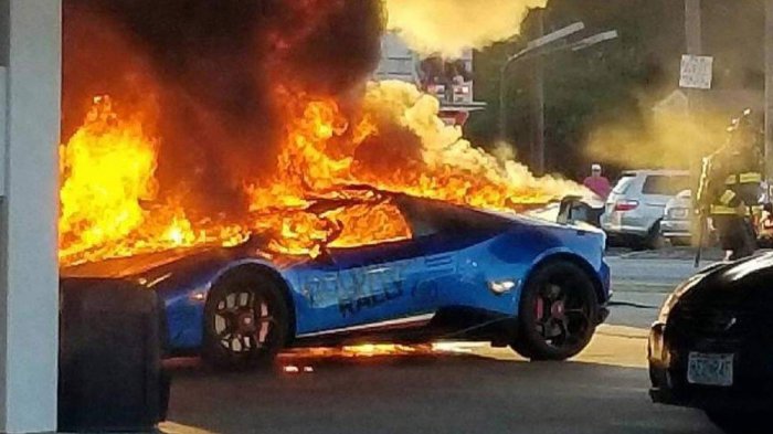 На заправочной станции сожгли редкий Lamborghini