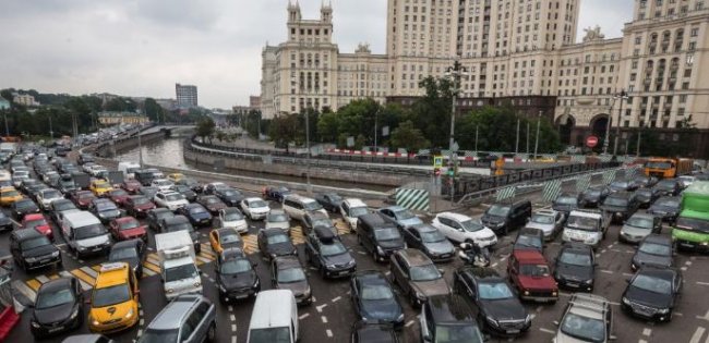 В Дептрансе объяснили пробки в Москве перед локдауном